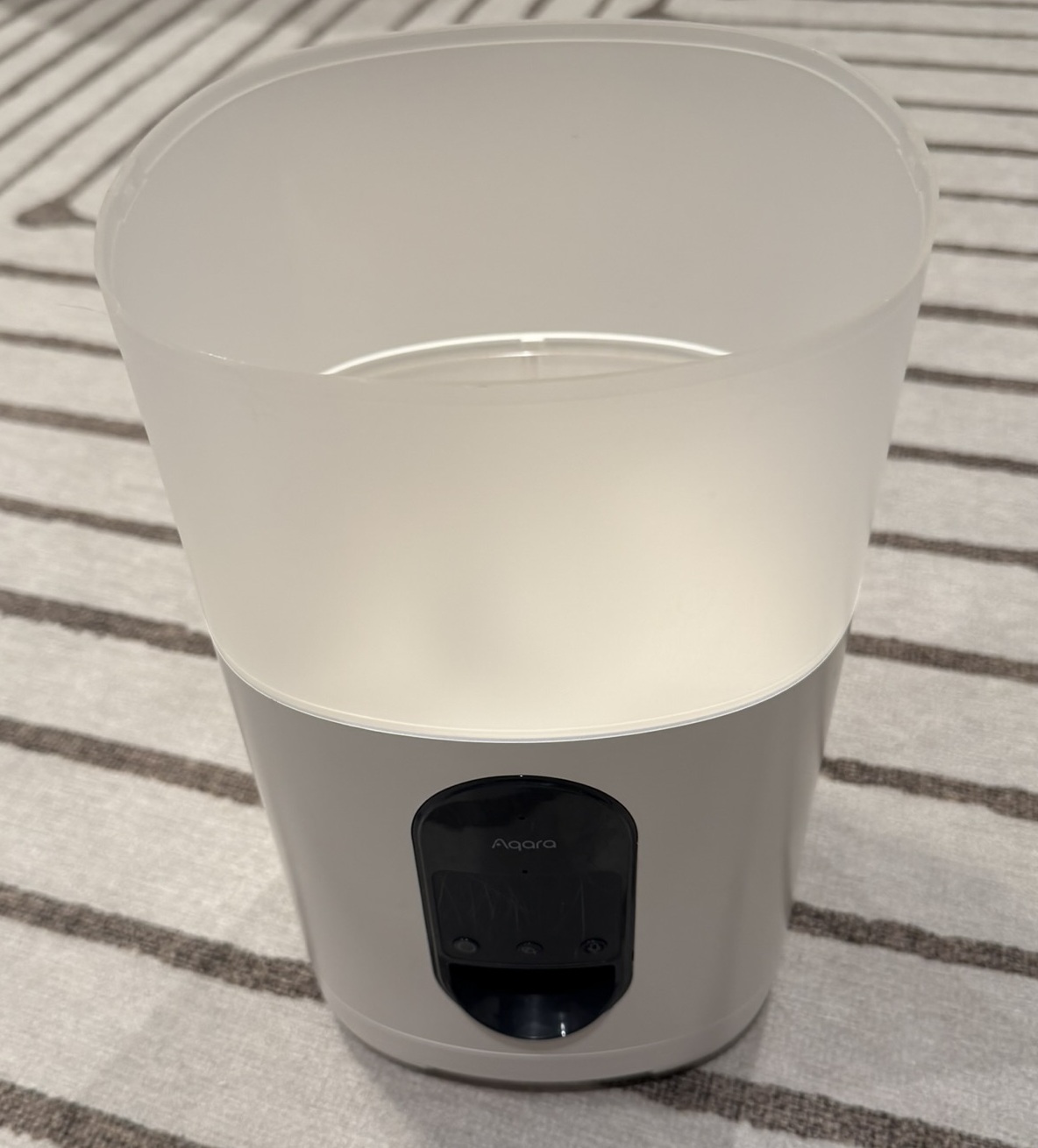 Treat dispenser exterior